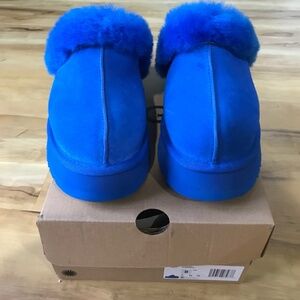 NIB UGG DISQUETTE SHEARLING SLIPON WEDGE SLIPPER SANDAL BLUE
